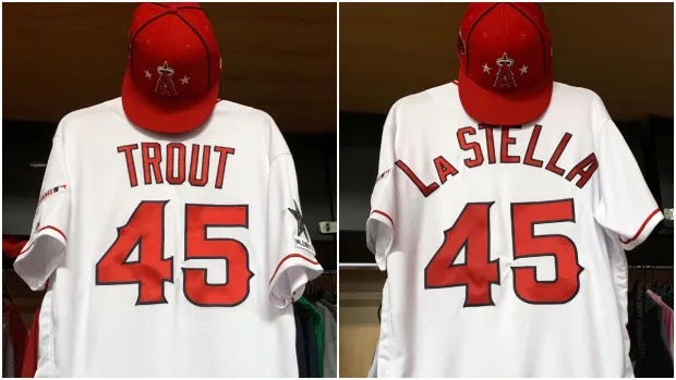 How To Properly Wear A Baseball Jersey?