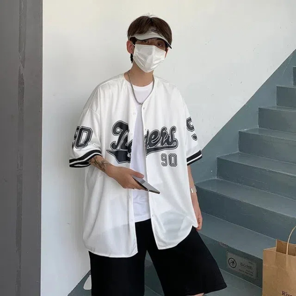 how to fashionably wear a baseball jersey2
