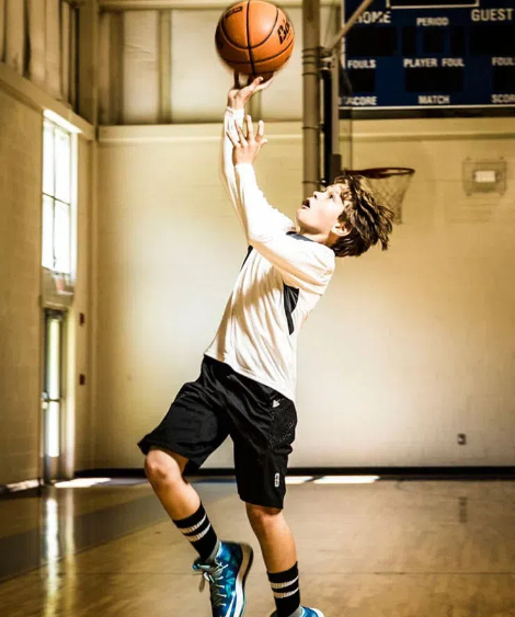 how to wear long socks with basketball shorts1