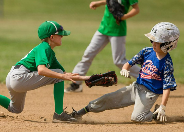 how to style a baseball jersey guy2
