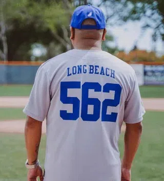 how big is a large baseball jersey