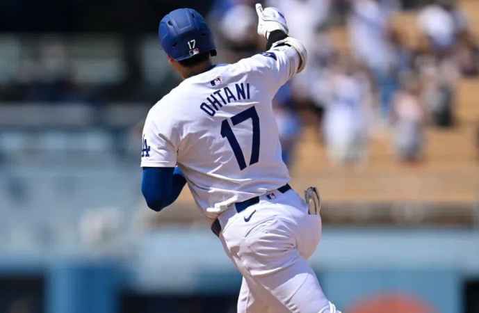 how big should i buy a baseball jersey1