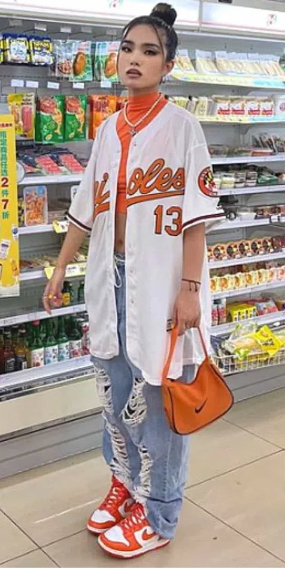 how to casually wear a baseball jersey2