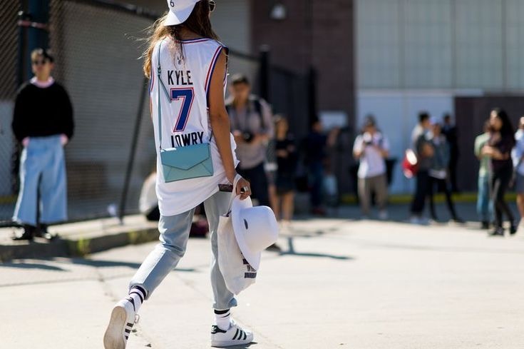 how to wear basketball jersey with jeans