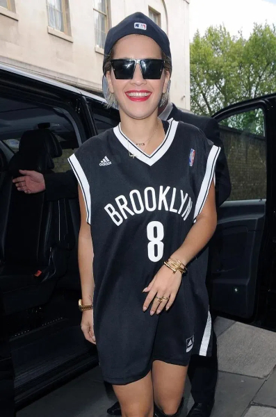 how to dress up a basketball jersey2