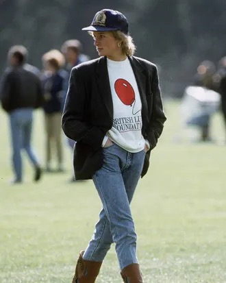 can you wear a baseball cap with a sports jacket1