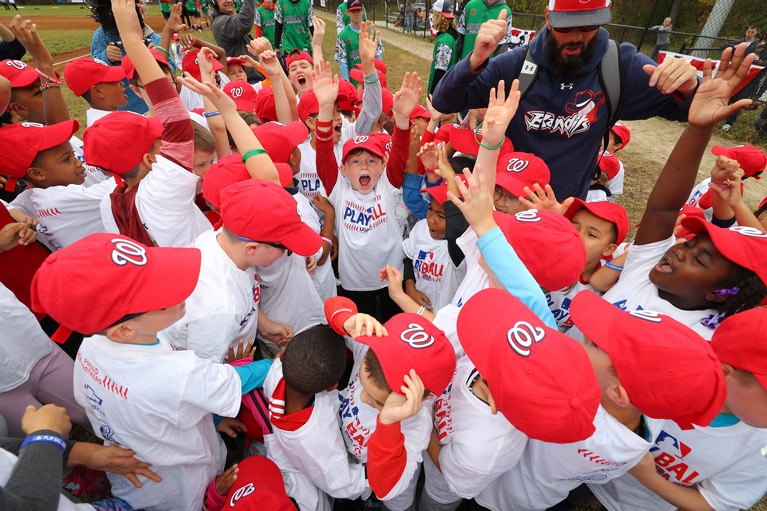 what to wear with baseball jersey2