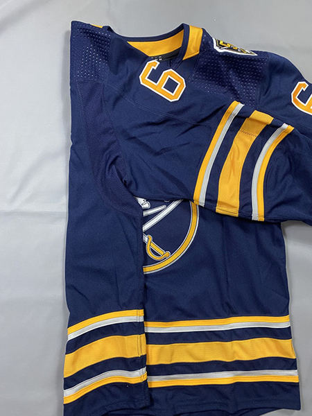 how to fold a baseball jersey3