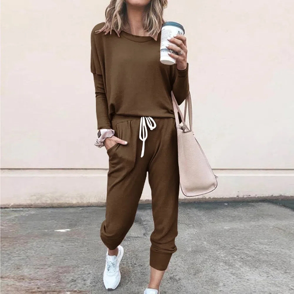 what to wear with brown sweatpants2
