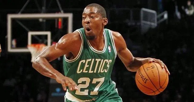 what famouse basketball player had the jersey number 272