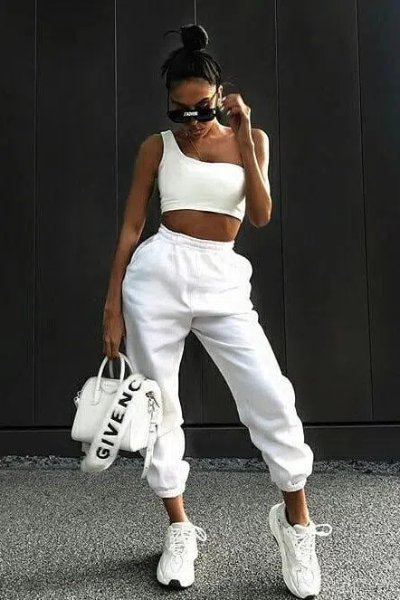 what to wear with white sweatpants1