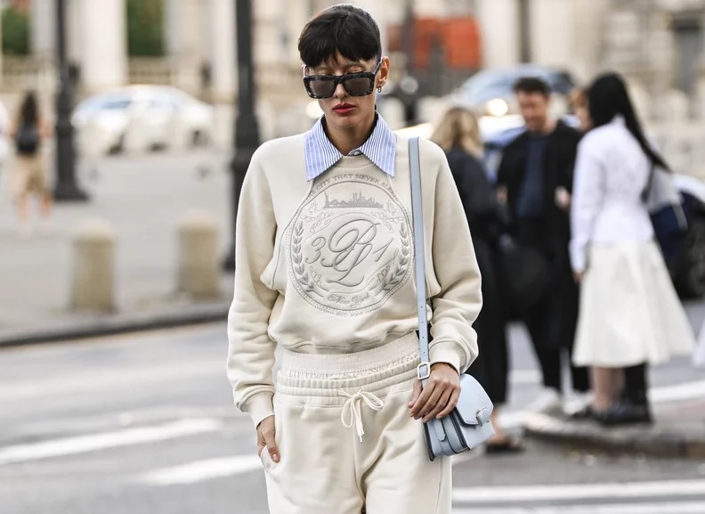 What Shirt To Wear with Sweatpants?
