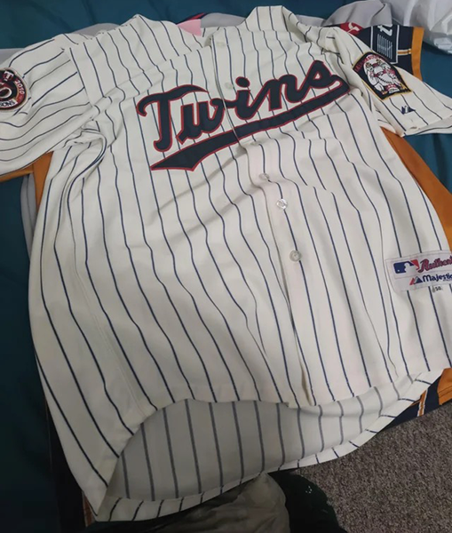 how to tell if a baseball jersey is real2