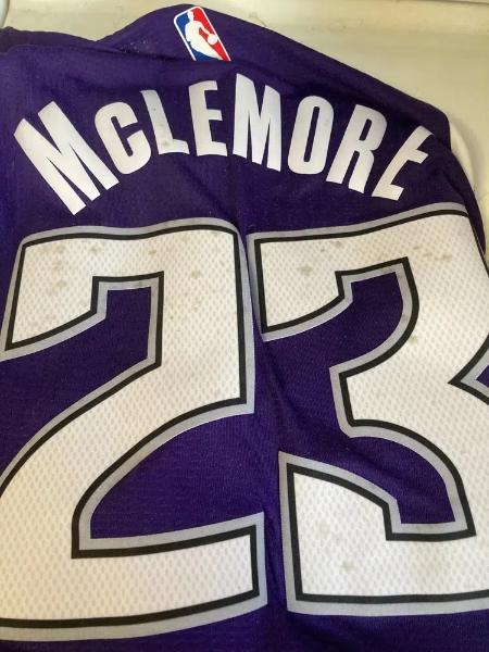 how to get a stain out of a basketball jersey1