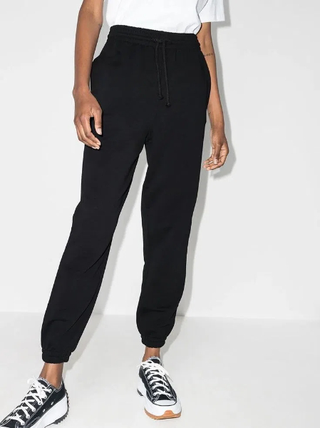 what goes with black sweatpants2