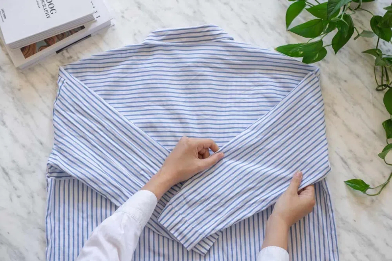how to fold long sleeve polo shirts1