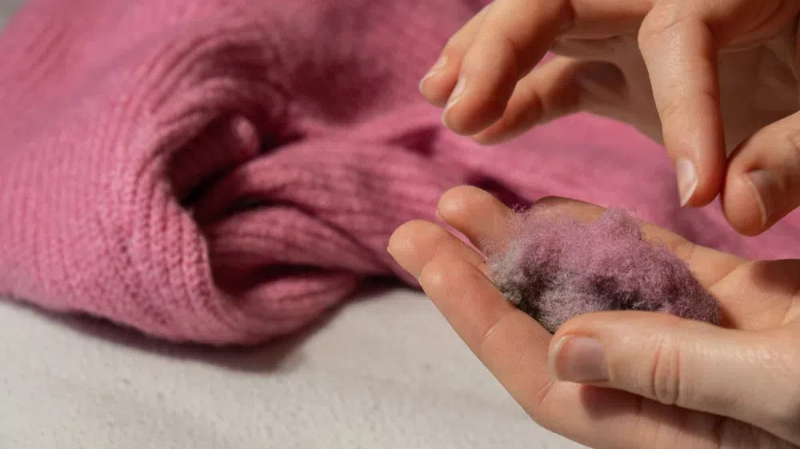 How To Get Fuzzballs Off of Sweatpants Quick No Roller?