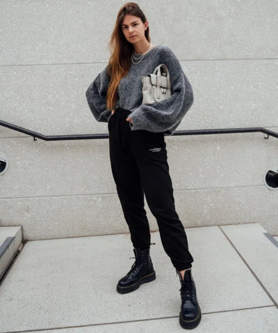 Outfit ideas for the sweatpants trend 2021 - How to wear sweatpants