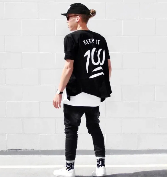 how to wear a black baseball jersey