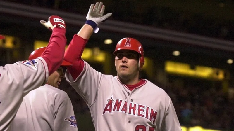 how to properly tuck in a baseball jersey2
