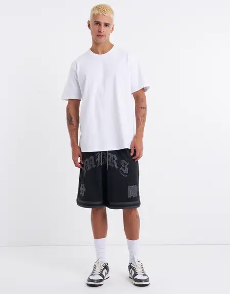 what color shirt goes with black basketball shorts1