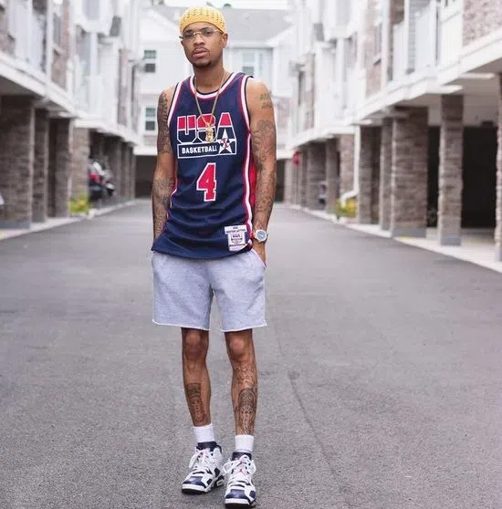 how to wear a basketball jersey in the summer1