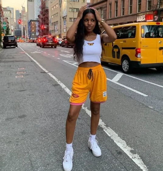 how to style basketball shorts for women2
