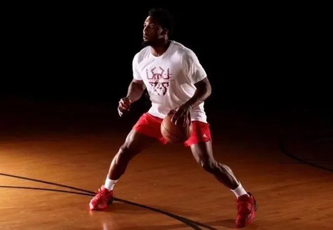 what shoes to wear with a basketball jersey2