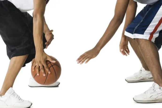 who was the first basketball player to wear long shorts1