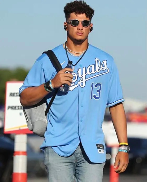 How To Wear A Baseball Jersey Guys?