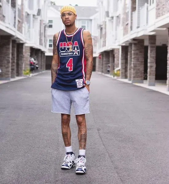 how to look good in a basketball jersey1