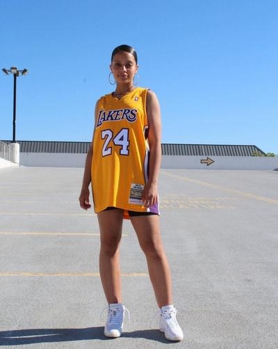 how to rock a basketball jersey