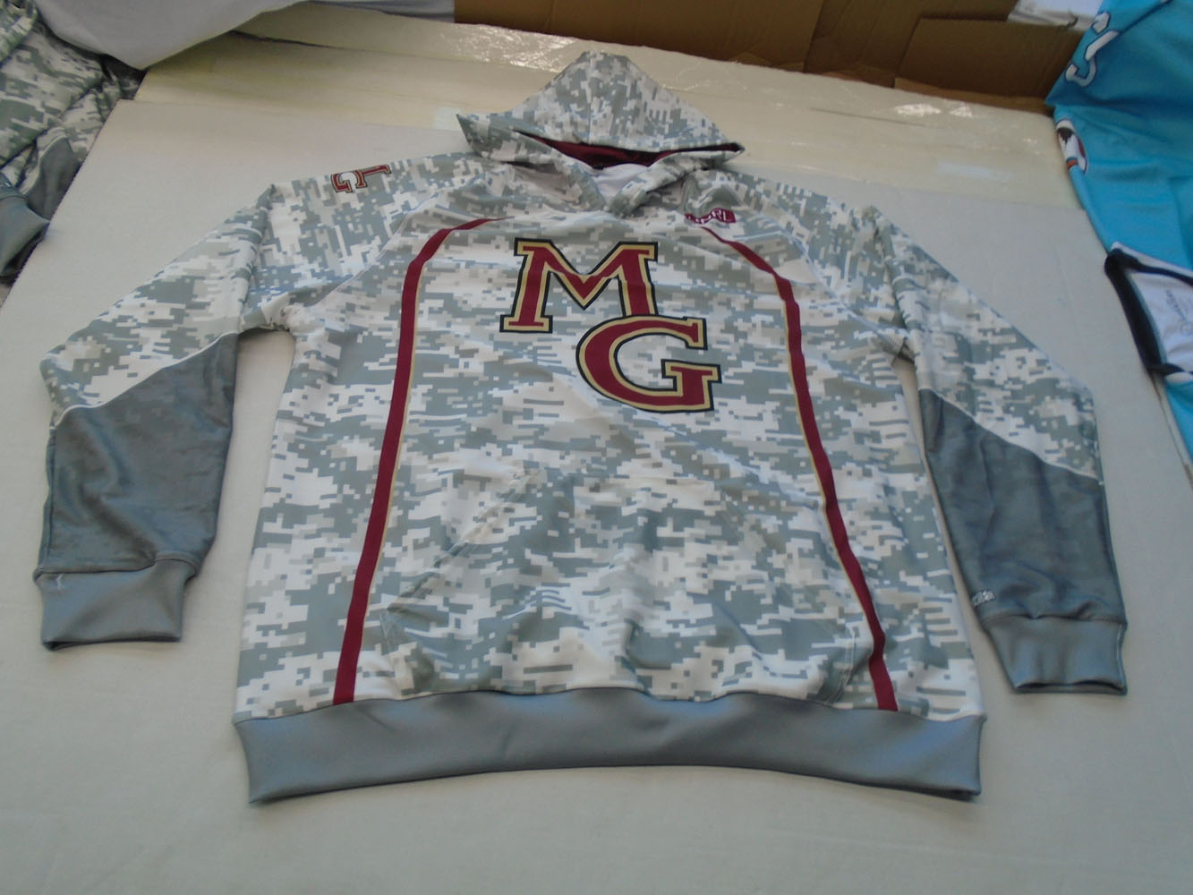 Wholesale OEM Service Sublimation Hoodies Custom Design Camo Printed Hoodies 