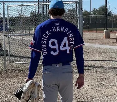 how big are the letters on a baseball jersey1