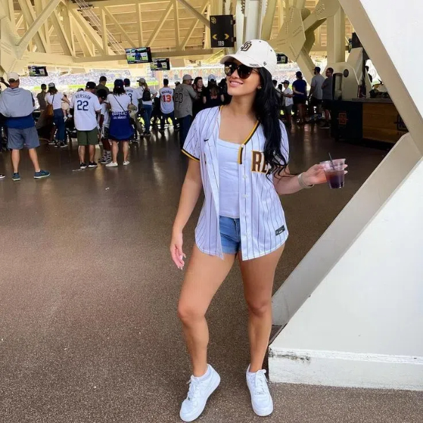 how to wear baseball jersey in summer2