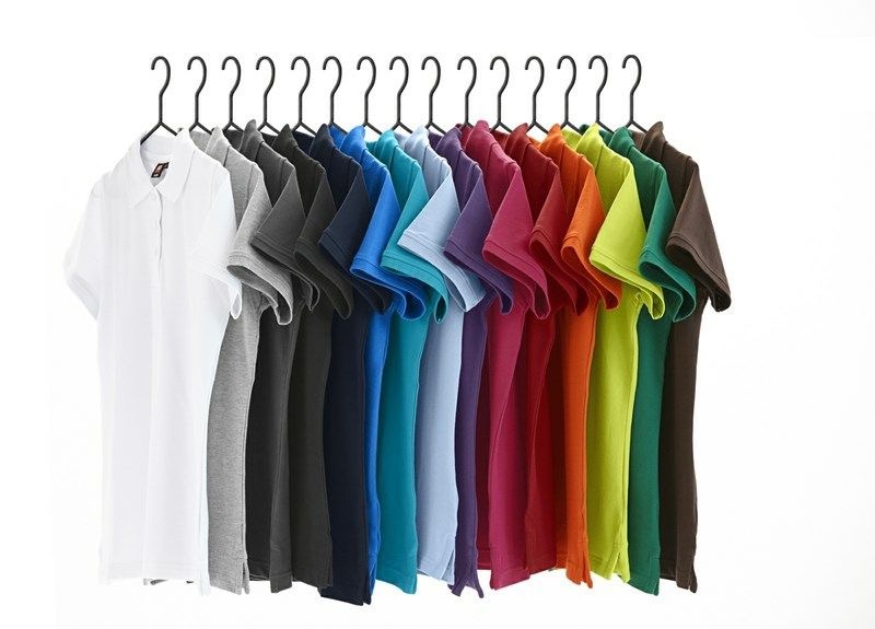 how to hang polo shirts1