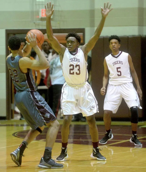 can you roll your shorts in high school basketball
