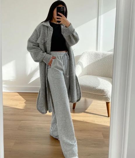 How To Style Wide Leg Sweatpants?