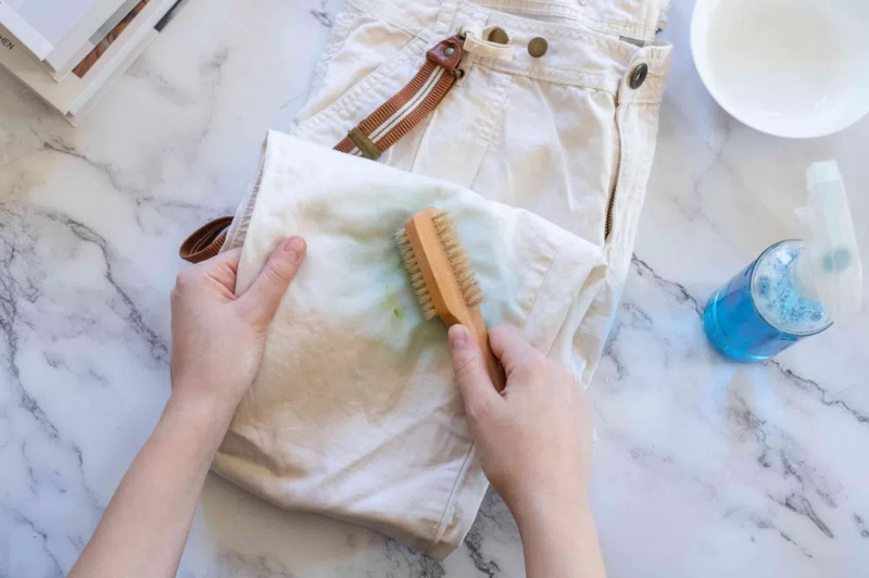 how to get grass stains out of sweatpants