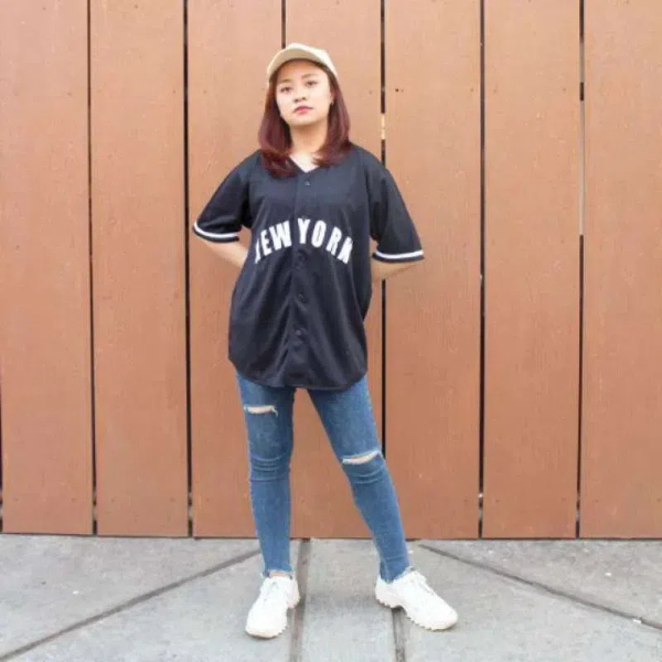 will a mens baseball jersey fit women