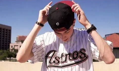 How To Wear A Baseball Jersey And Cap?