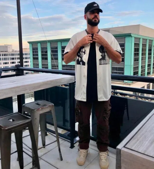 how to wear a baseball jersey reddit2