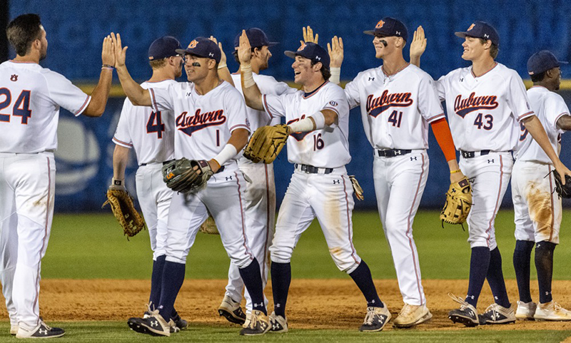 what to wear under a white baseball jersey3