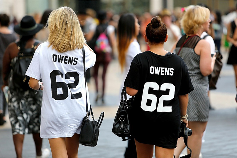 how women can wear a baseball jersey3
