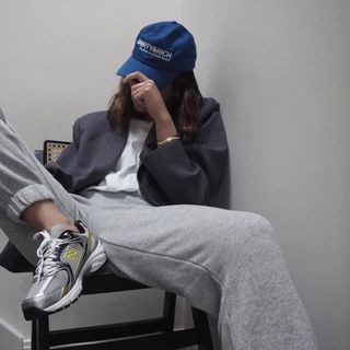 what shoes to wear with sweatpants