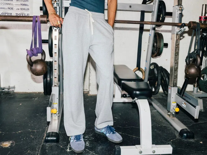 why are grey sweatpants attractive on guys2