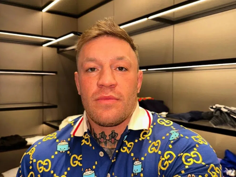 Conor McGregor shows off &euro;900 Gucci polo as he poses for selfie - Irish Mirror Online