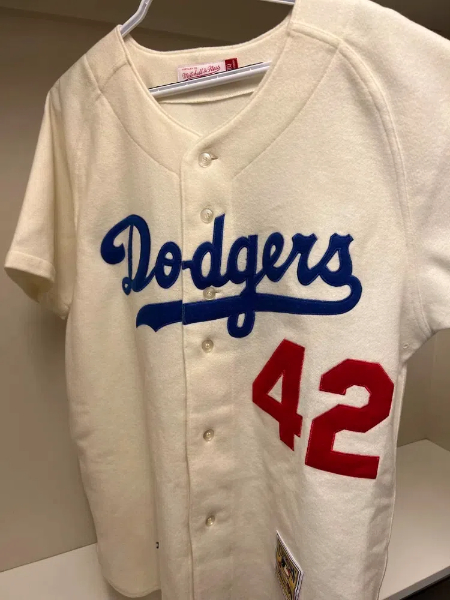 how to wash mitchell and ness baseball jersey1