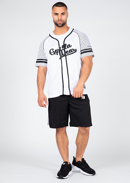 how to wear a baseball jersey with shorts1