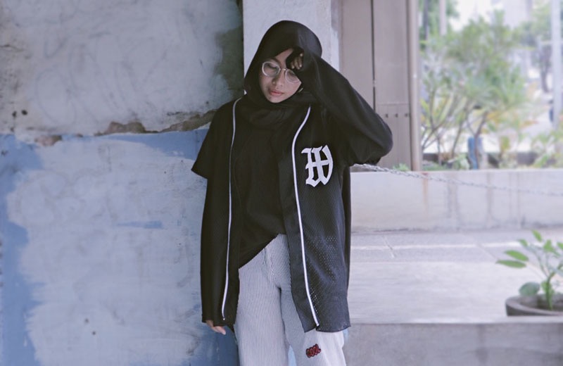 how to wear baseball jersey in winter1